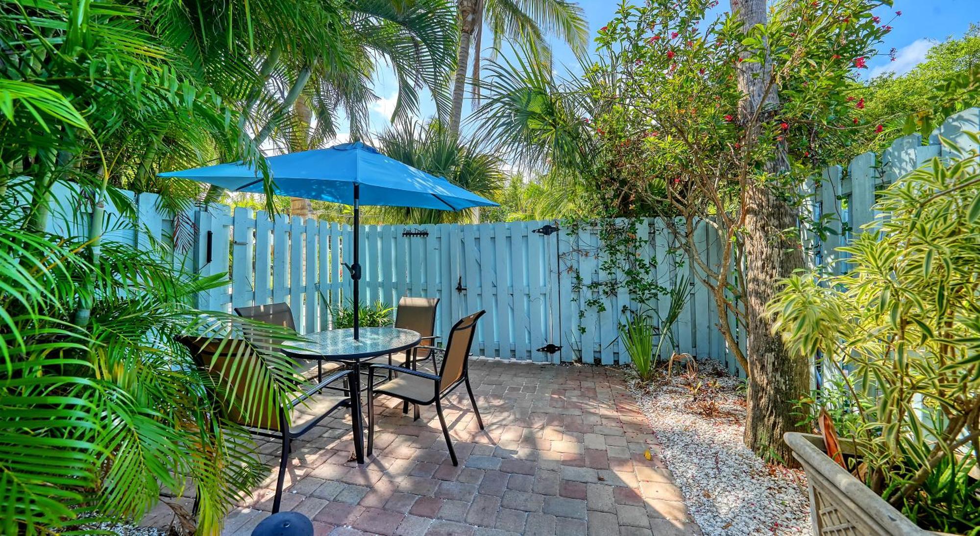 Siesta Key Palms Resort Point O'Rocks ภายนอก รูปภาพ