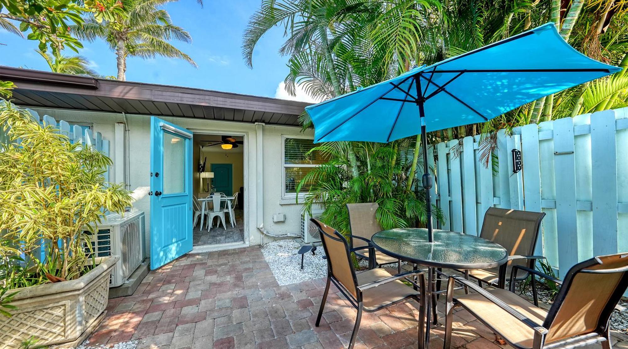 Siesta Key Palms Resort Point O'Rocks ภายนอก รูปภาพ