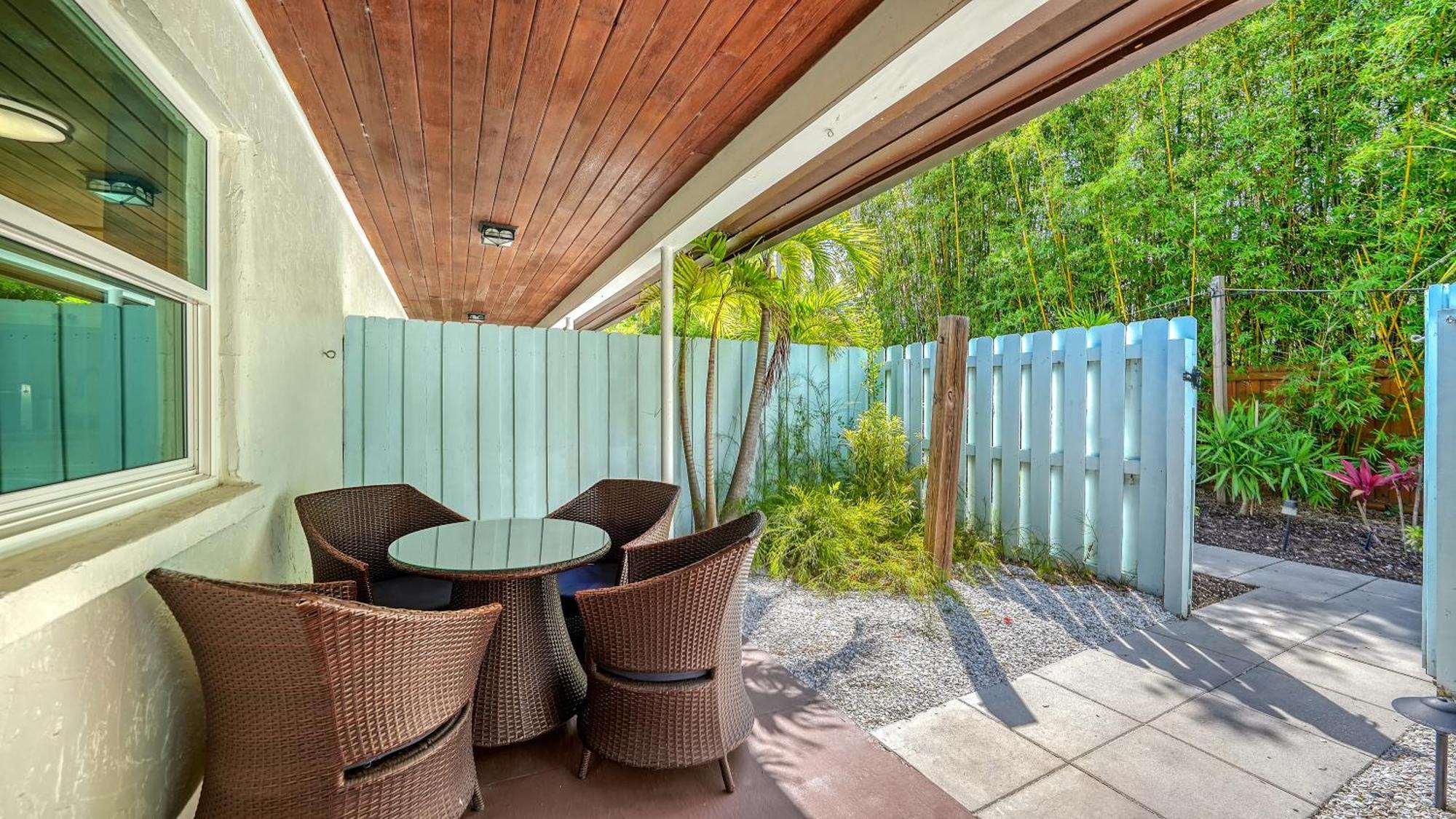 Siesta Key Palms Resort Point O'Rocks ภายนอก รูปภาพ